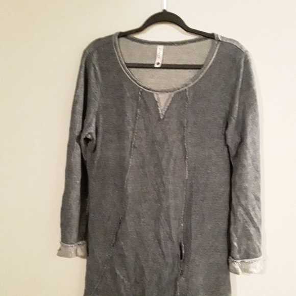 Pieces by Kensie Longsleeve Crewneck Long Sweater - Picture 2 of 9